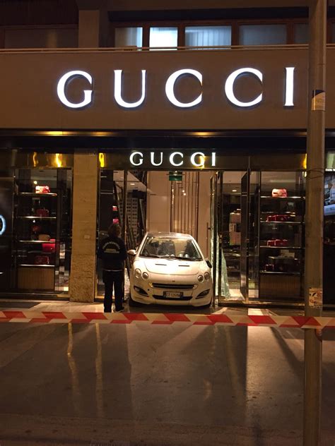 rapina negozio gucci palermo